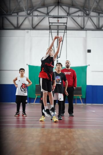 Forward Antalya basketbol takımının takım fotoğrafı