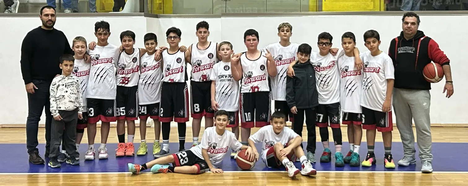 Forward Antalya basketbol takımının fotoğrafı